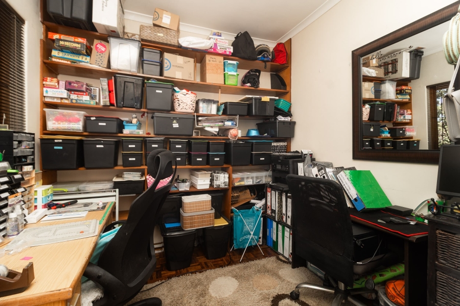 5 Bedroom Property for Sale in La Rochelle Western Cape